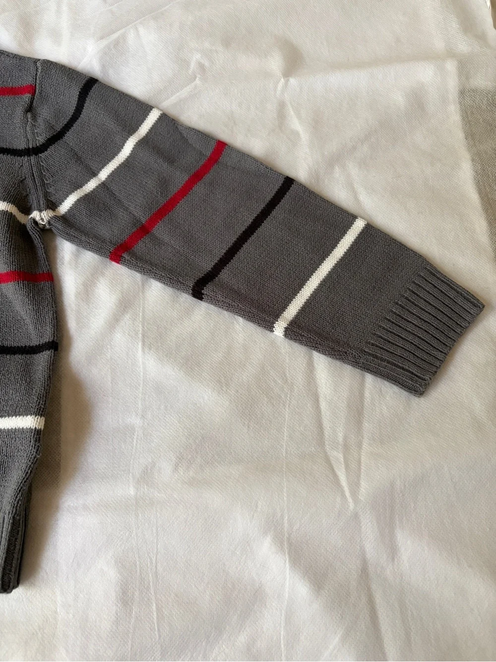 The Children’s Place Boys Girls Size 5/6 Gray Striped Crewneck Sweater Red Black